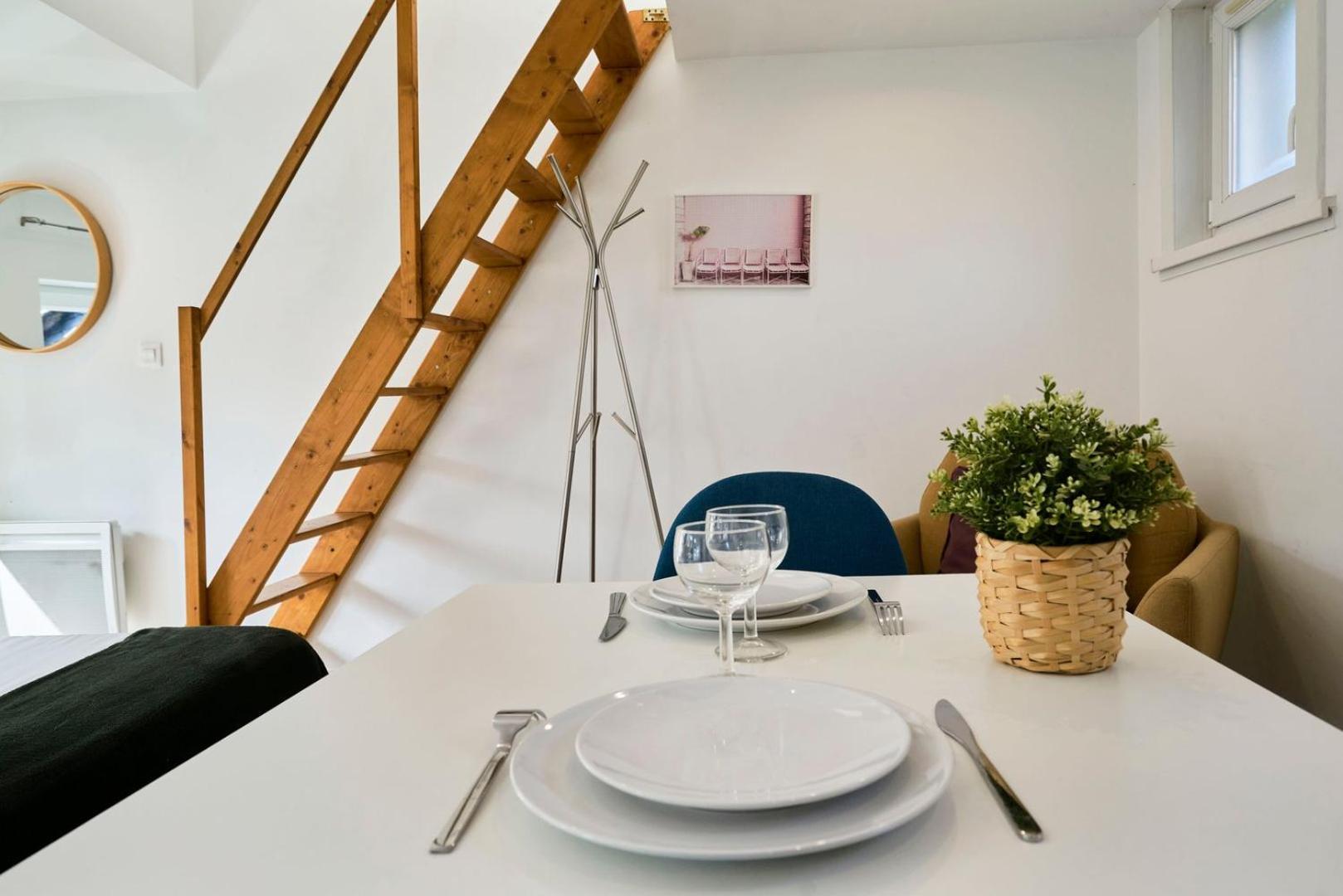Lille Hypercentre Gares - Small Suite Zewnętrze zdjęcie